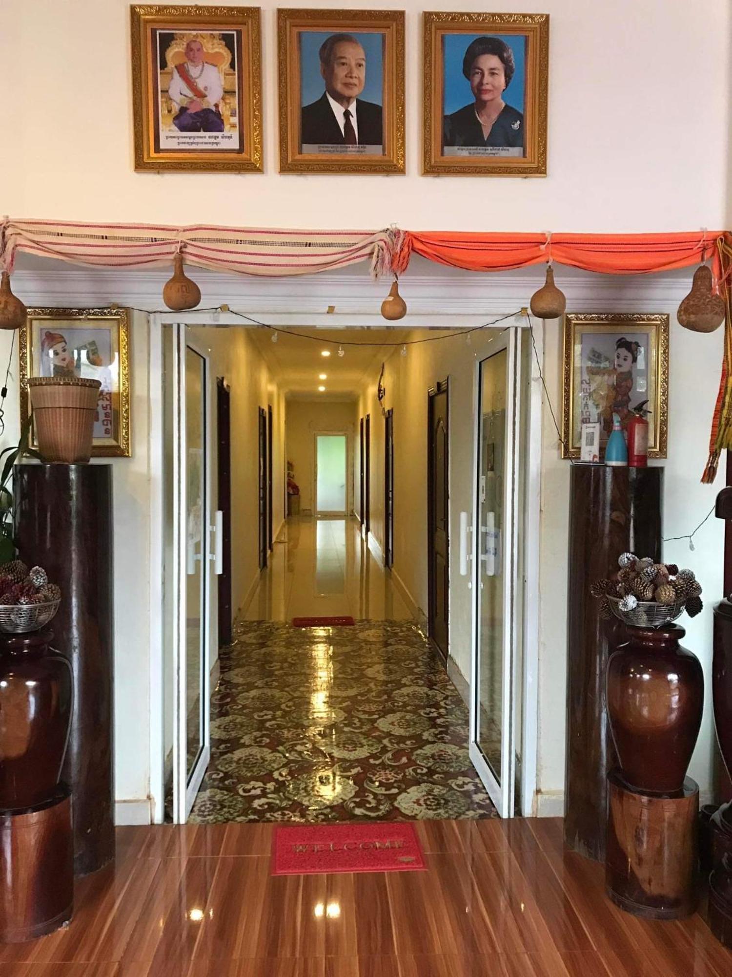 Manel Guesthouse And Restaurant Senmonorom Exterior foto
