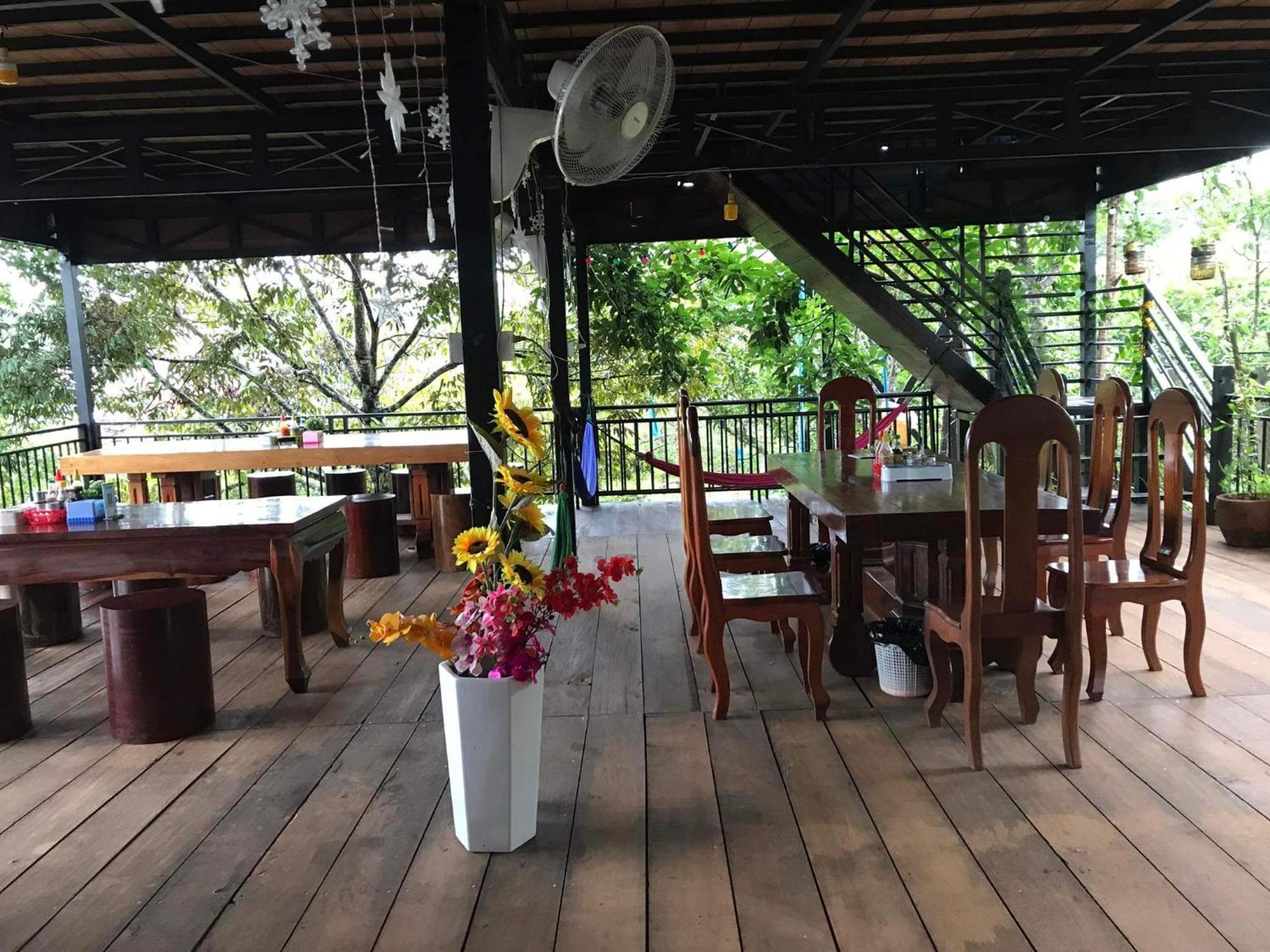 Manel Guesthouse And Restaurant Senmonorom Exterior foto