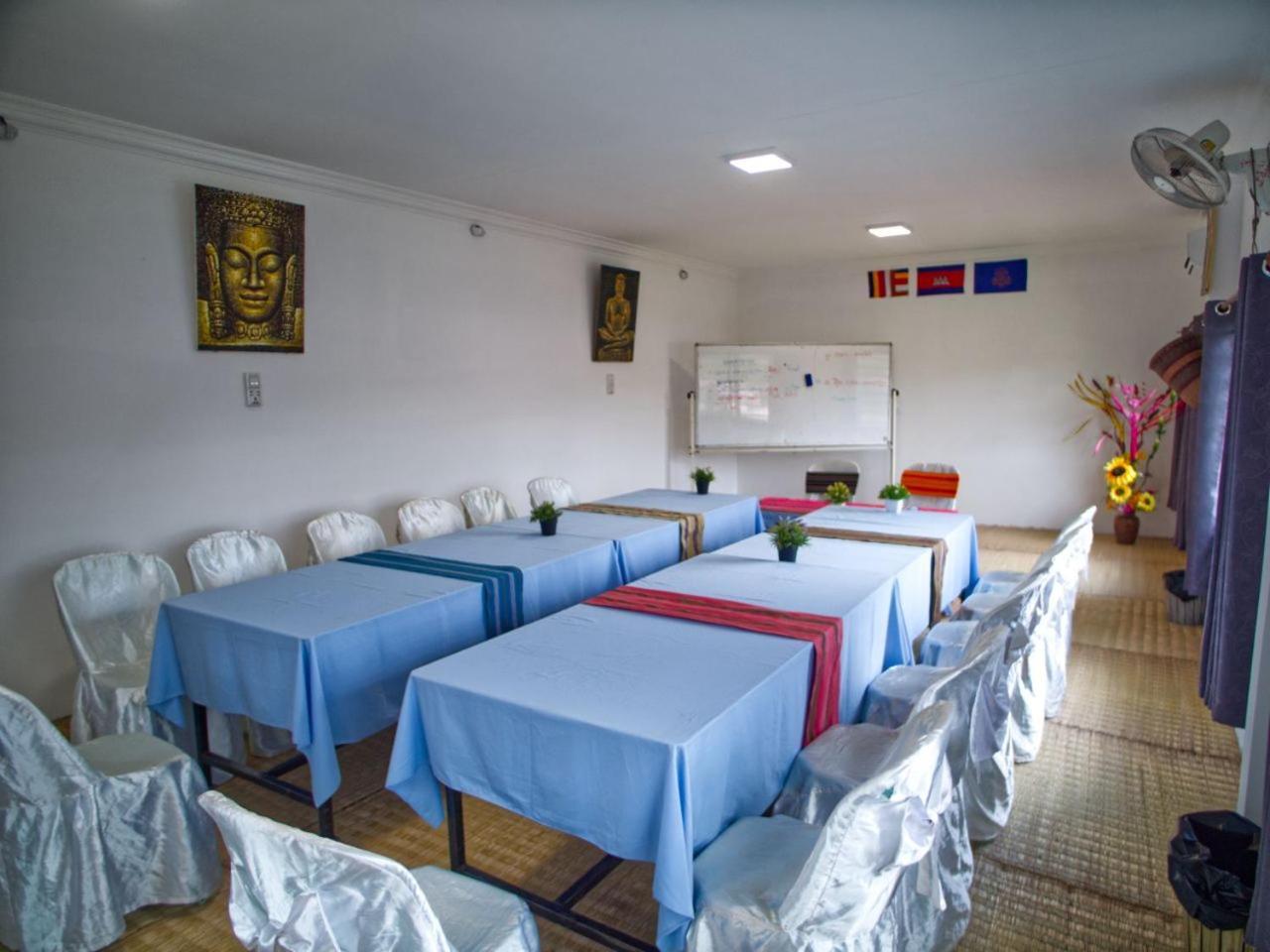 Manel Guesthouse And Restaurant Senmonorom Exterior foto